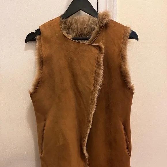 THEORY reversible shearling vest - Picture 2 of 6